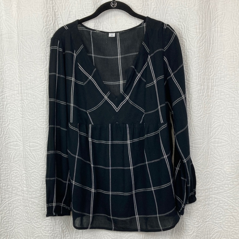 Old Navy Women's Black Checkered Top sz Medium